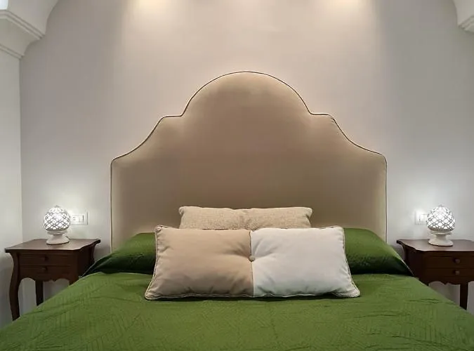 Апартаменты Maison Ciccio - Il Monticello Con Sauna Privata *